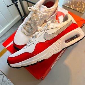 Nike Air Max sz 9.5